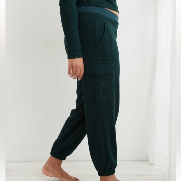 Aerie Traveler Waffle Cargo Jogger Pants in Forest Green. Size XS. Baggy Fit - Picture 3 of 12